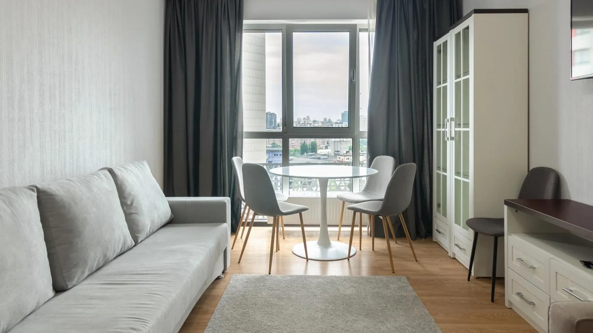 Petrovdom Apartments 10-41B In Rc Kvartet, Vasyl Lypkivskyi 16B Киев Украина