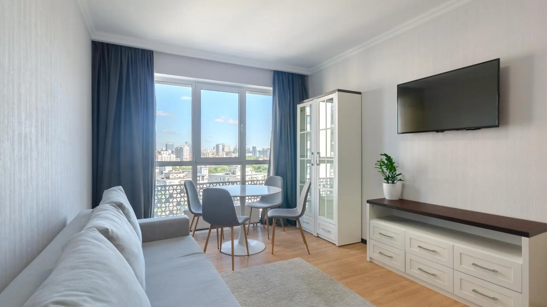 Petrovdom Apartments 10-41B In Rc Kvartet, Vasyl Lypkivskyi 16B Киев
