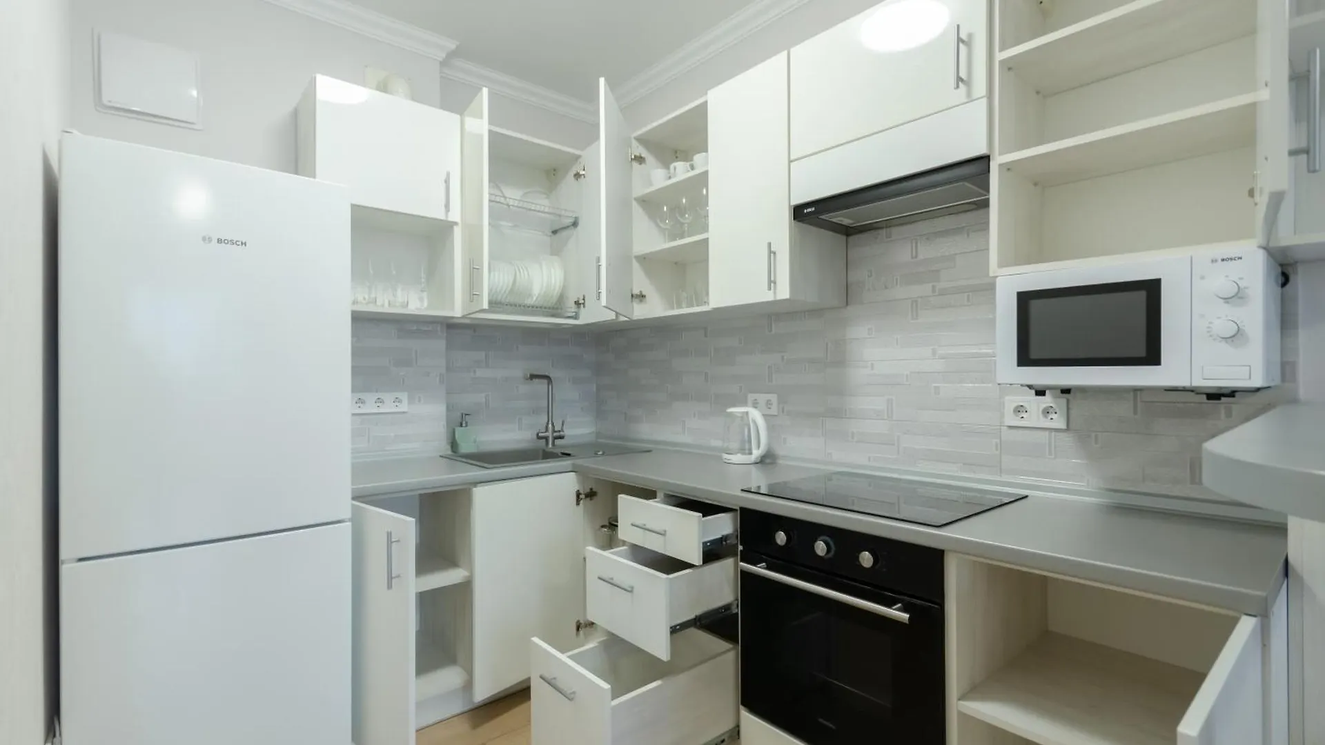 Petrovdom Apartments 10-41B In Rc Kvartet, Vasyl Lypkivskyi 16B Киев 0*,  Украина