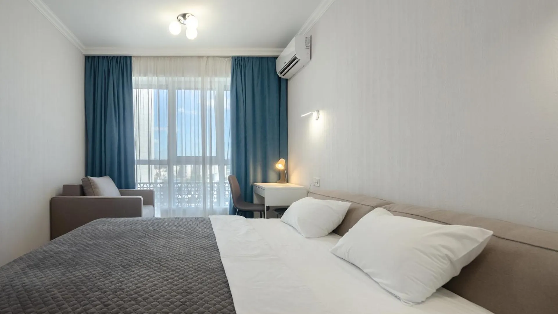 Petrovdom Apartments 10-41B In Rc Kvartet, Vasyl Lypkivskyi 16B Киев 0*,