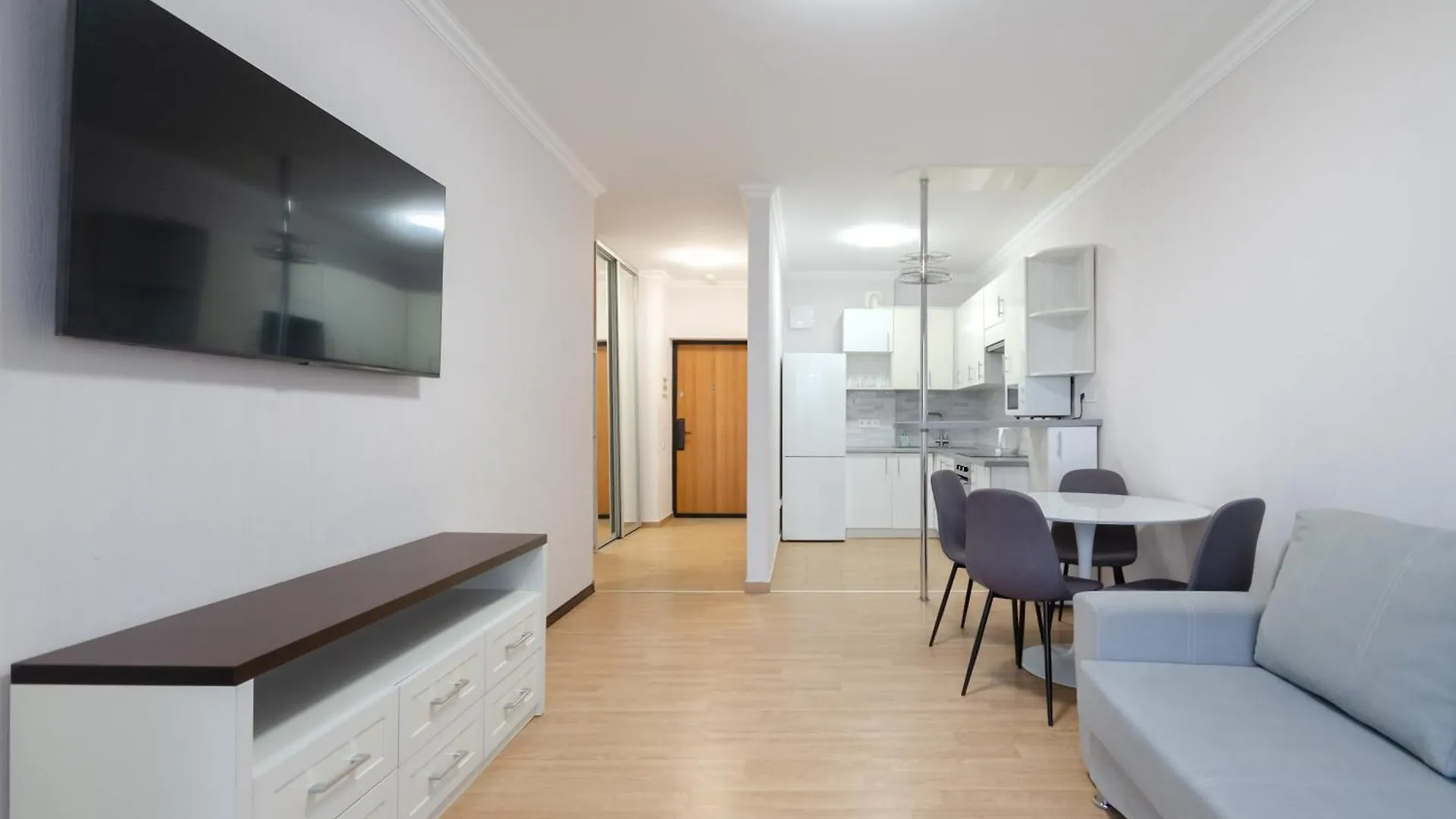 Petrovdom Apartments 10-41B In Rc Kvartet, Vasyl Lypkivskyi 16B Киев